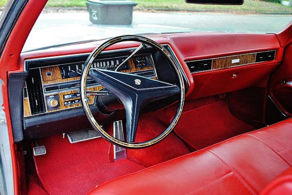 Cadillac Deville Convertible 1970 - interni